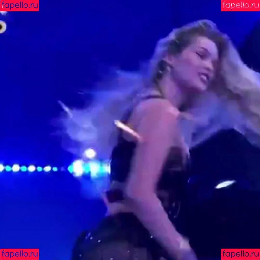 Yasmin Brunet Onlyfans Photo Gallery 