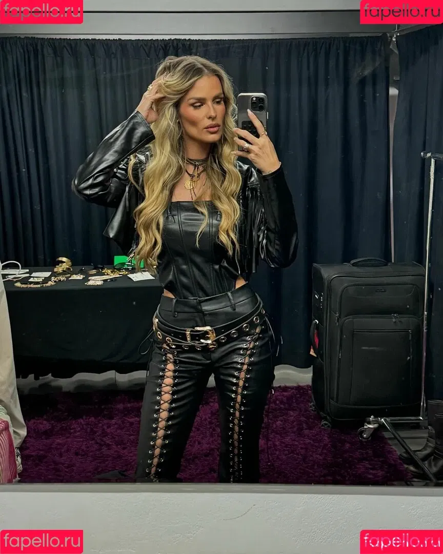 Yasmin Brunet Onlyfans Photo Gallery 