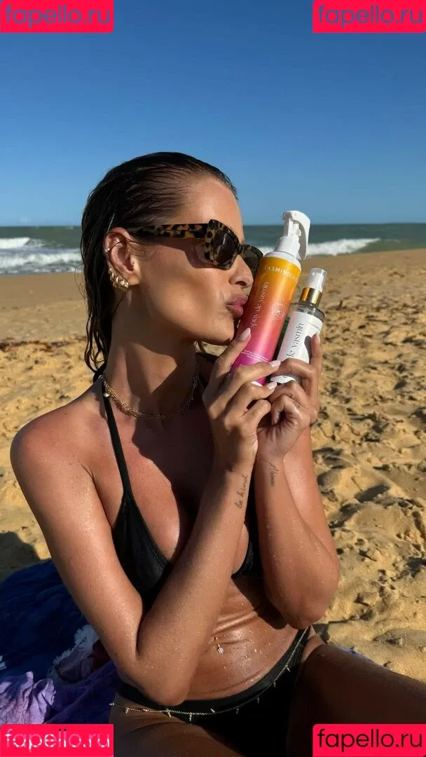 Yasmin Brunet Onlyfans Photo Gallery 