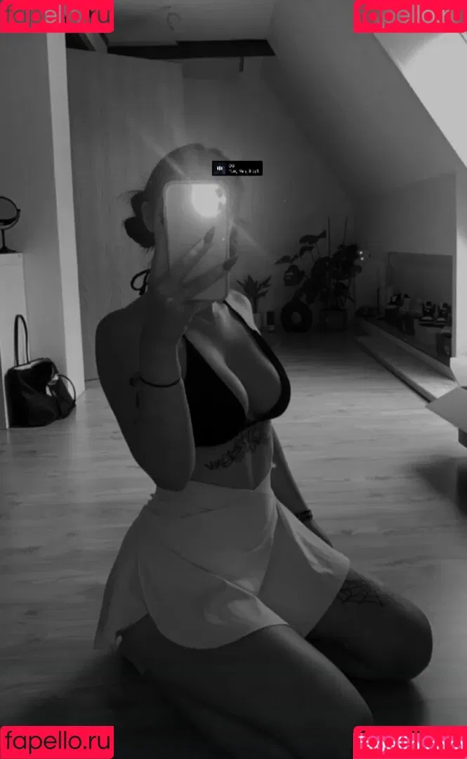 onselina Onlyfans Photo Gallery 