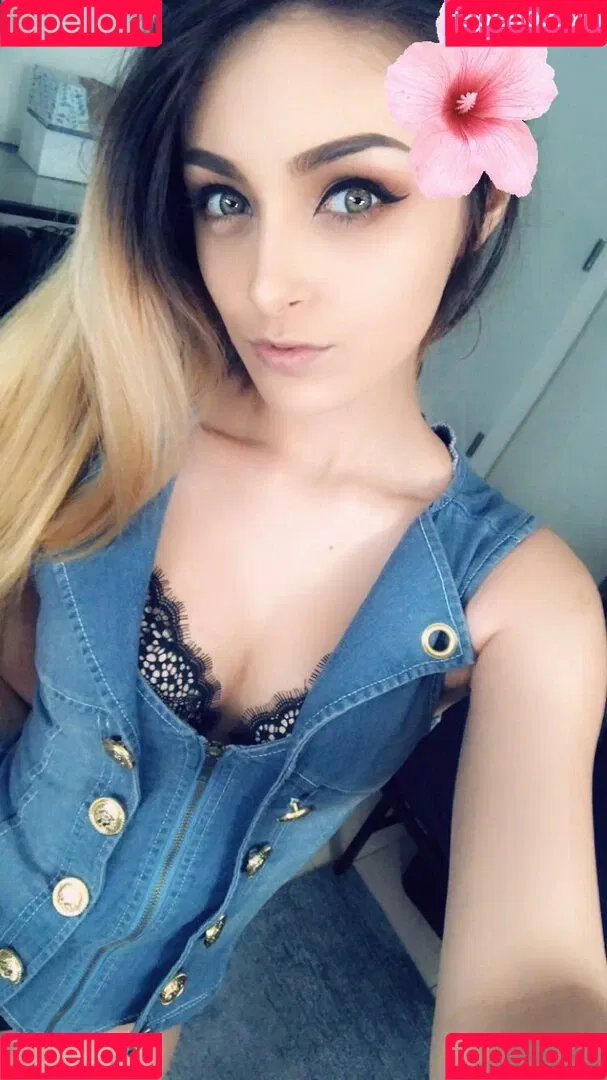Vixence Onlyfans Photo Gallery 