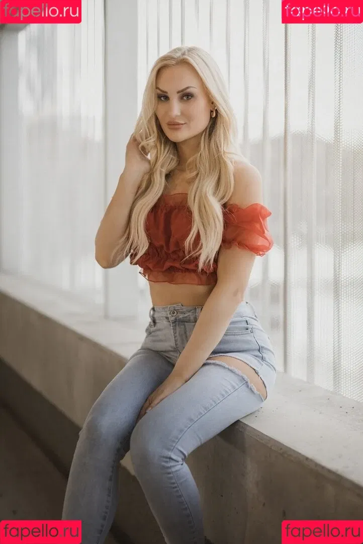 Giulie Hope Santana Onlyfans Photo Gallery 