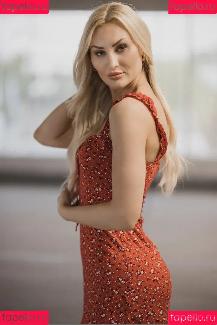 Giulie Hope Santana Onlyfans Photo Gallery 