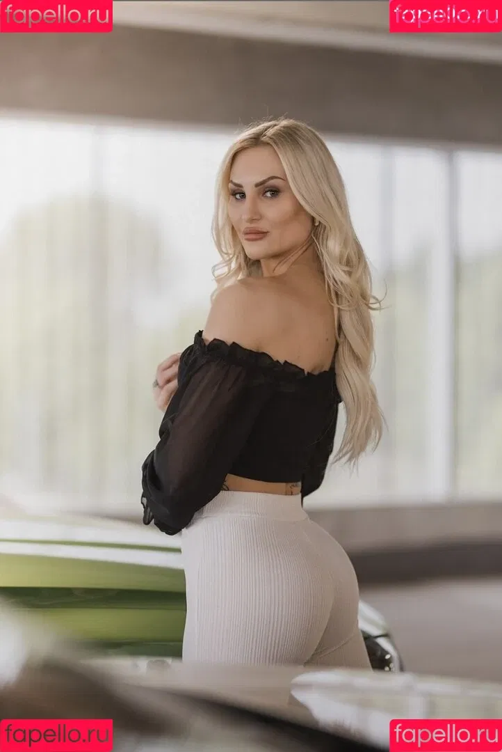 Giulie Hope Santana Onlyfans Photo Gallery 