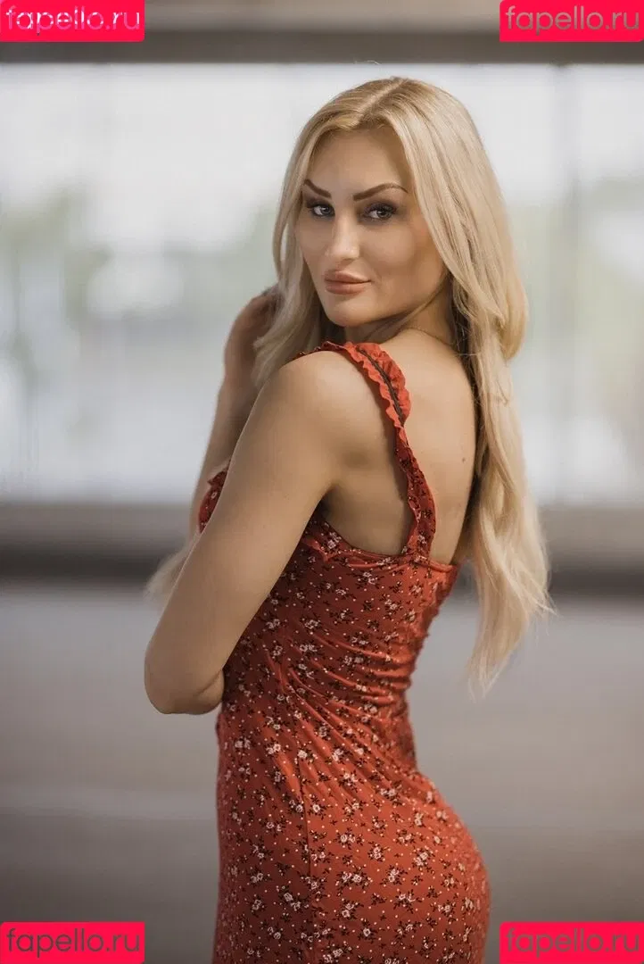 Giulie Hope Santana Onlyfans Photo Gallery 