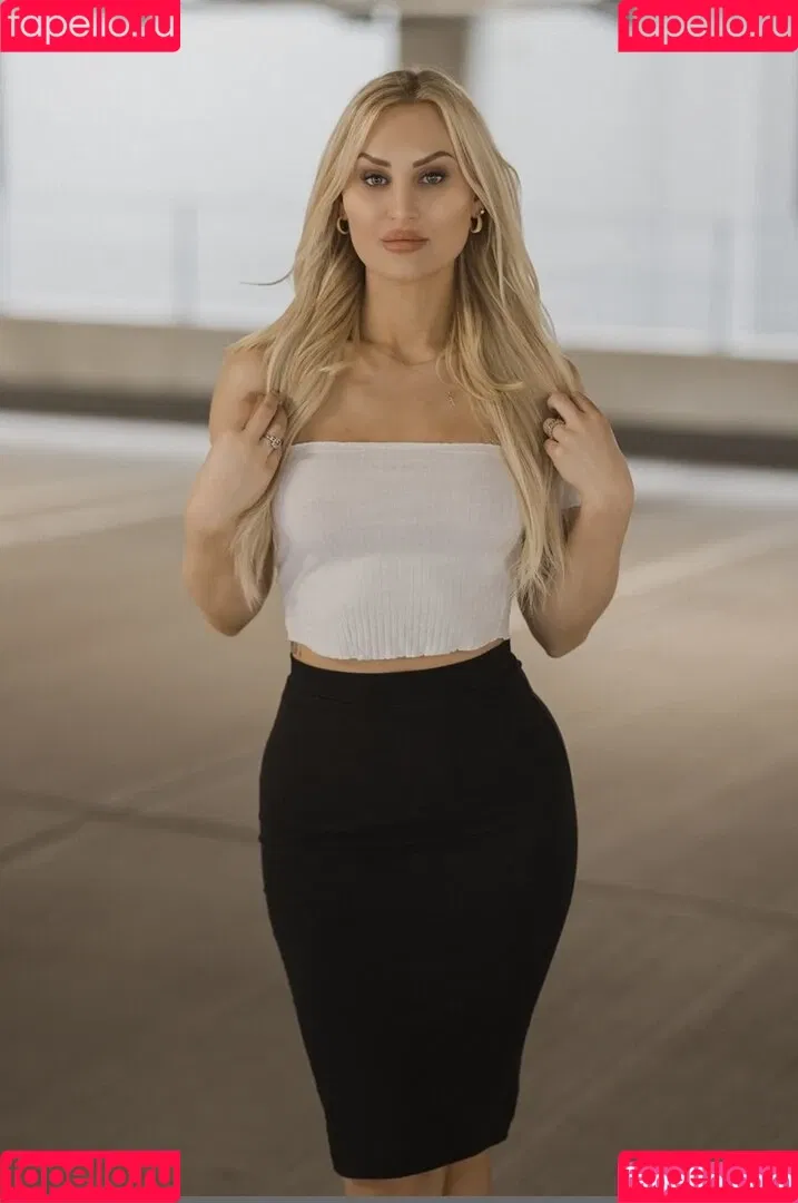 Giulie Hope Santana Onlyfans Photo Gallery 