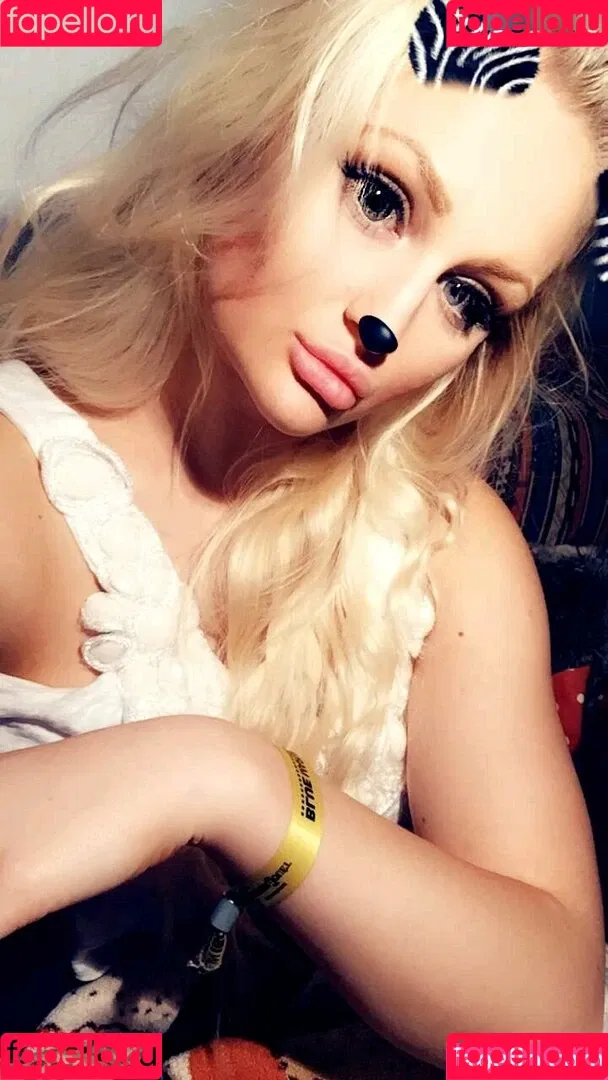 Giulie Hope Santana Onlyfans Photo Gallery 