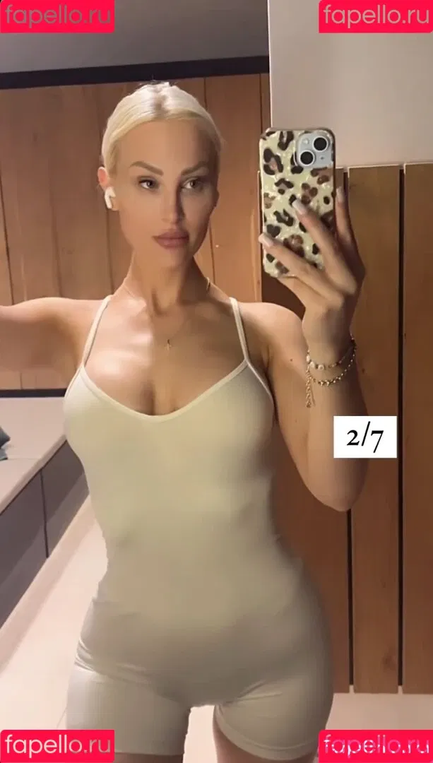 Giulie Hope Santana Onlyfans Photo Gallery 