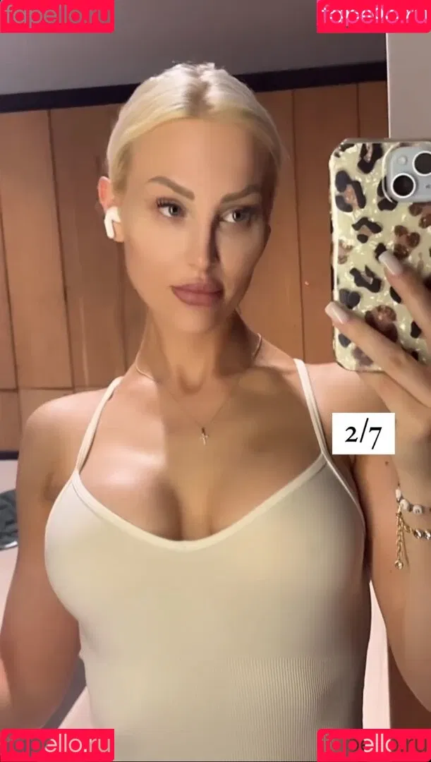 Giulie Hope Santana Onlyfans Photo Gallery 