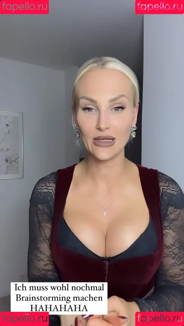 Giulie Hope Santana Onlyfans Photo Gallery 