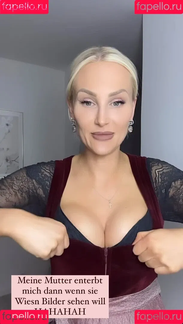 Giulie Hope Santana Onlyfans Photo Gallery 