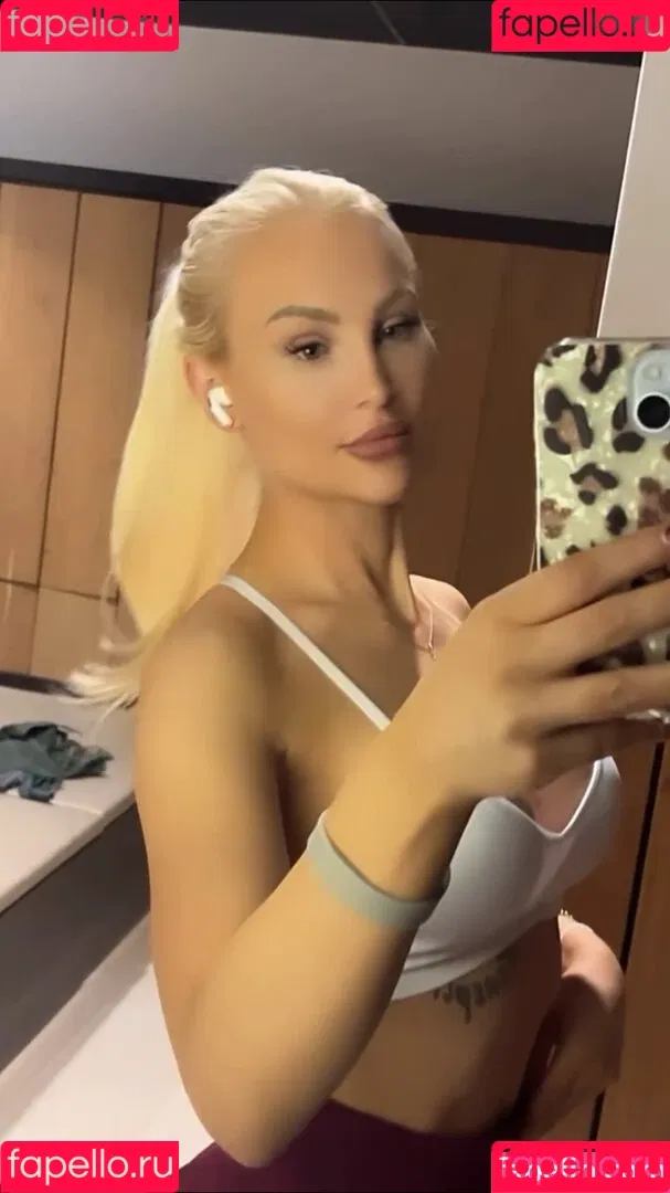 Giulie Hope Santana Onlyfans Photo Gallery 