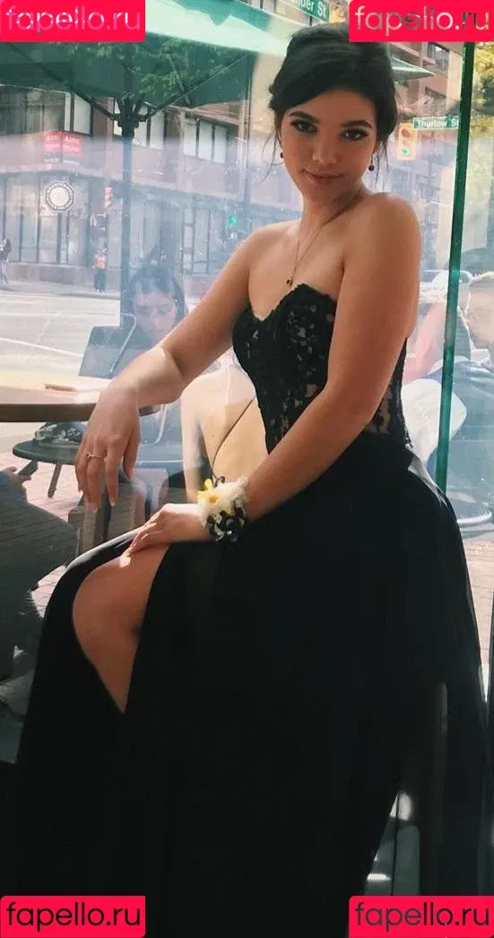 Alisha Newton Onlyfans Photo Gallery 