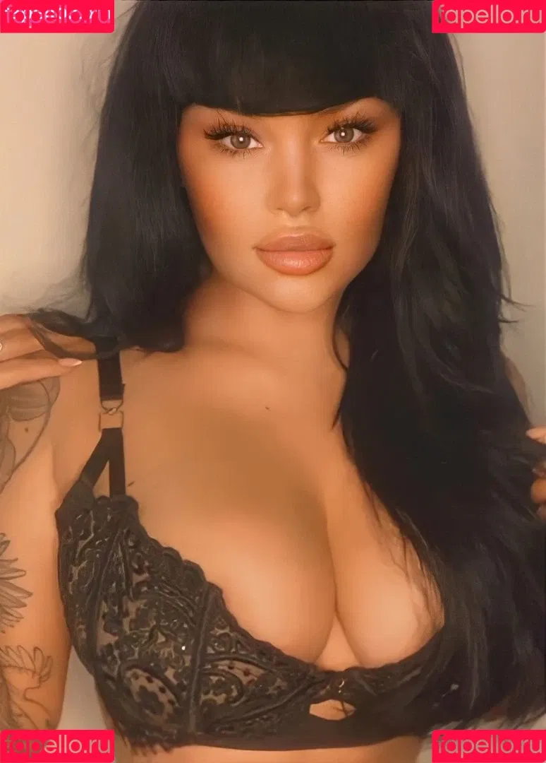 Nicole Tyson Onlyfans Photo Gallery 