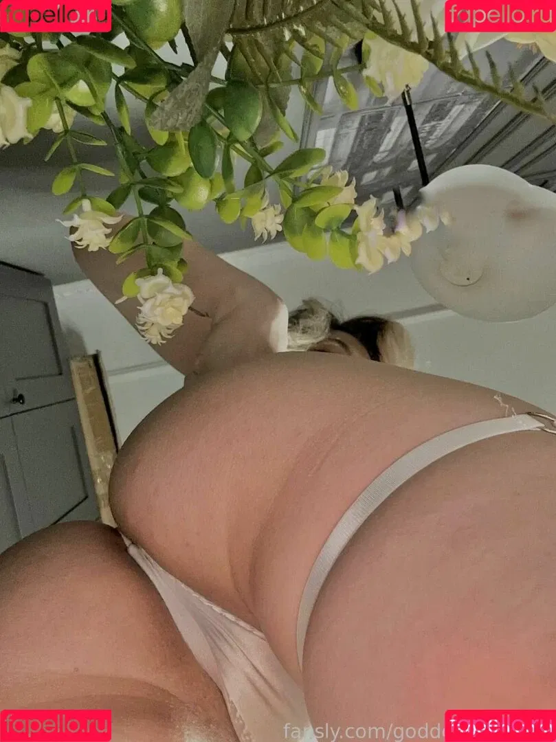 goddessMiranda Onlyfans Photo Gallery 