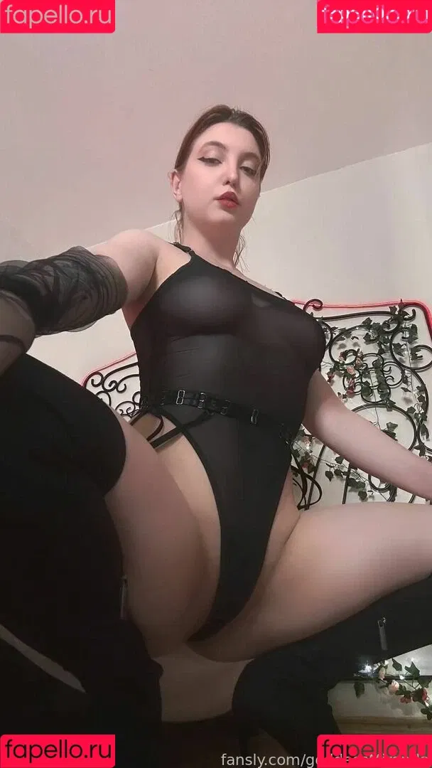 goddessMiranda Onlyfans Photo Gallery 