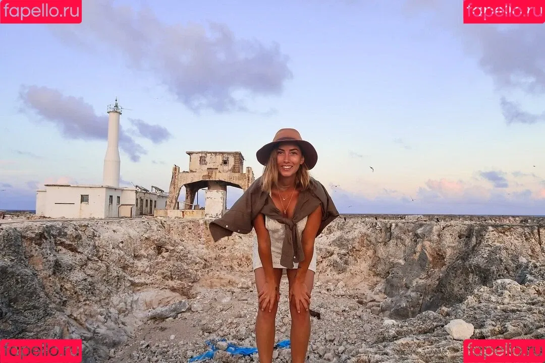 Elayna Carausu Onlyfans Photo Gallery 