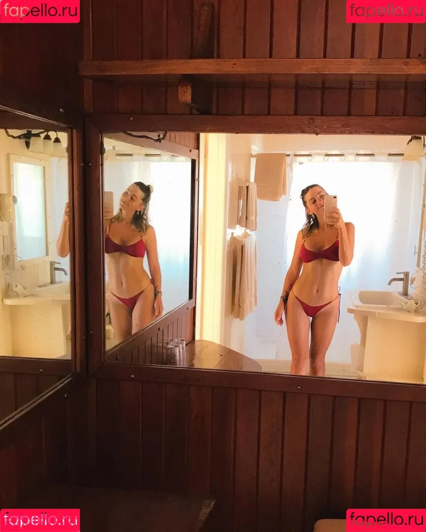 Elayna Carausu Onlyfans Photo Gallery 