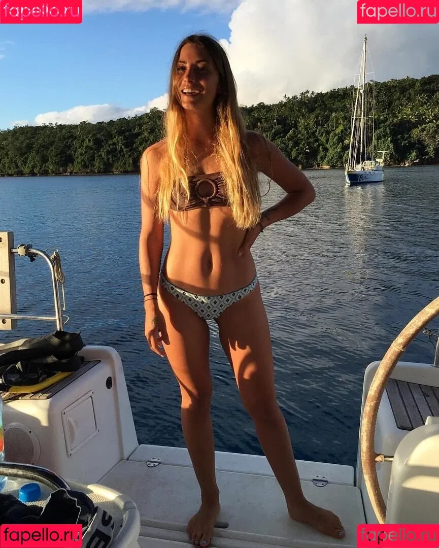 Elayna Carausu Onlyfans Photo Gallery 
