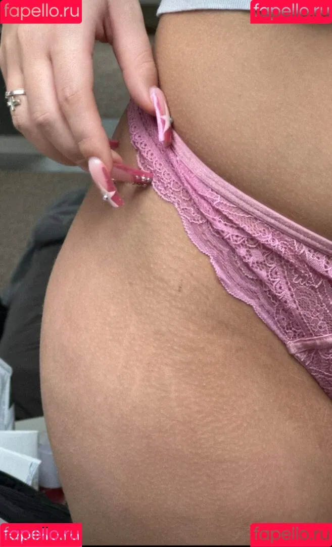 Mathilda.mkh Onlyfans Photo Gallery 