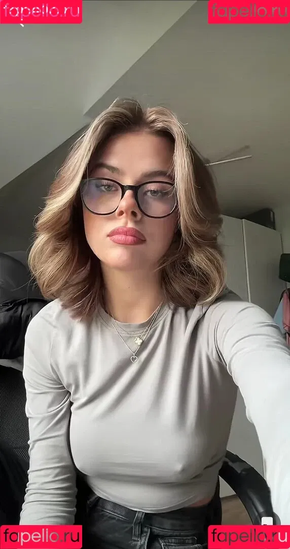 Mathilda.mkh Onlyfans Photo Gallery 