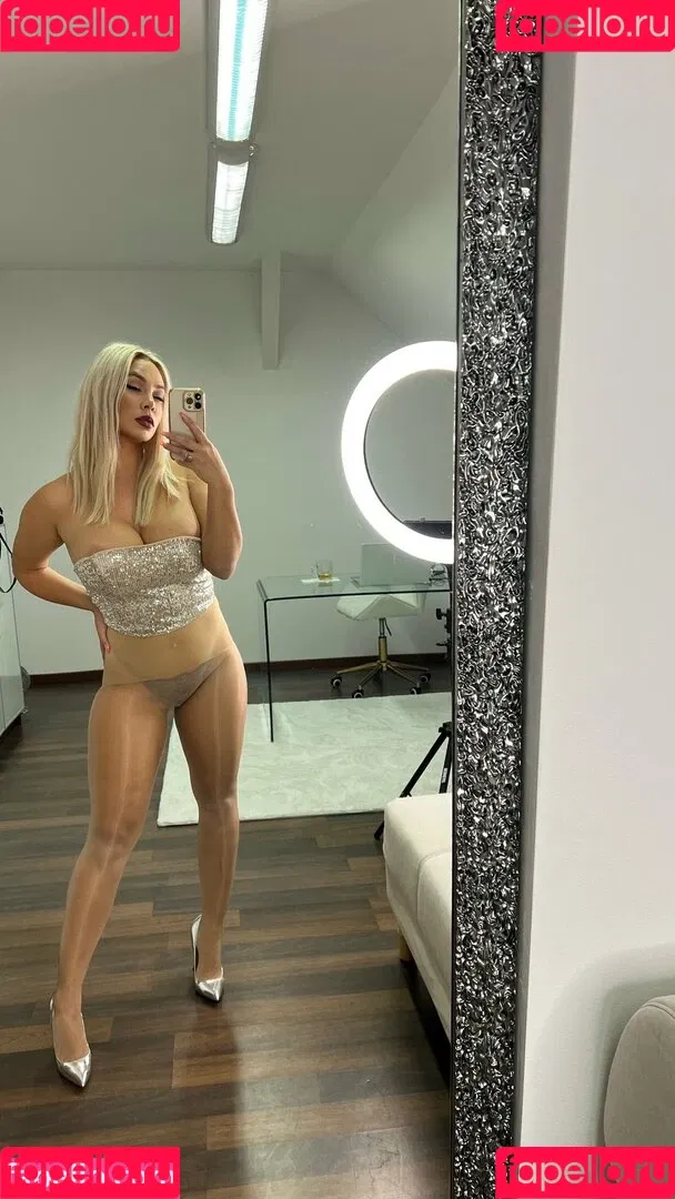 Lexa's Secret Room Onlyfans Photo Gallery 