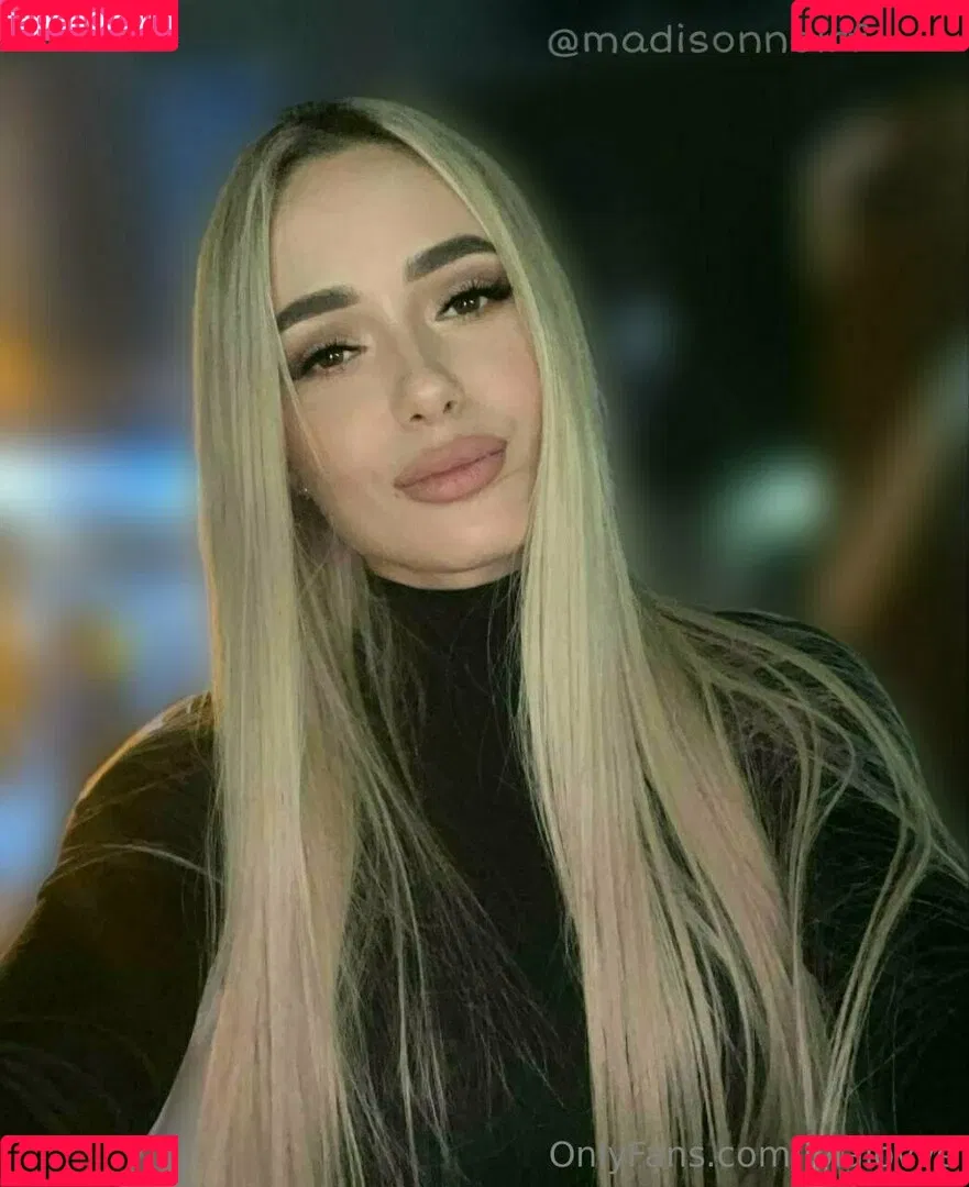 lolalovve Onlyfans Photo Gallery 