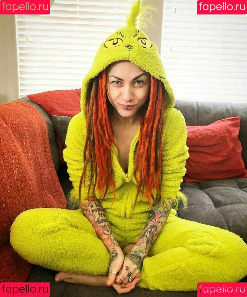 Lena Scissorhands Onlyfans Photo Gallery 