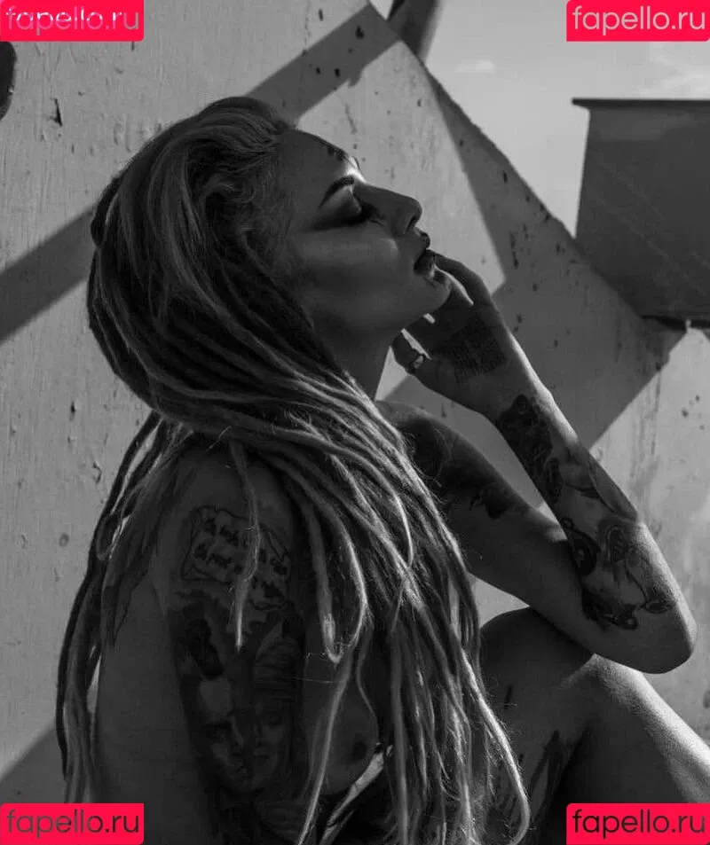 Lena Scissorhands Onlyfans Photo Gallery 
