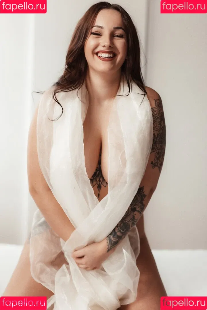 Amelie.gr_ Onlyfans Photo Gallery 