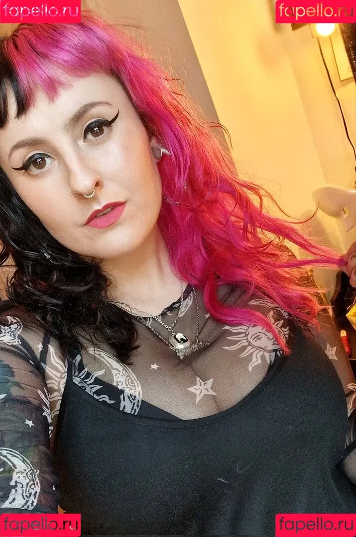 Scarlet Vulpes Onlyfans Photo Gallery 