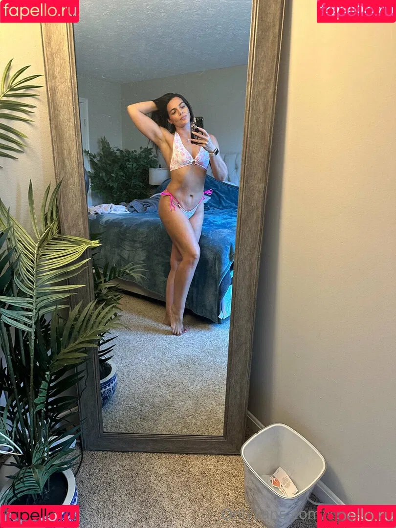 GlamGainz Kat Onlyfans Photo Gallery 