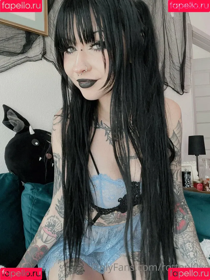 rottenl0ve Onlyfans Photo Gallery 