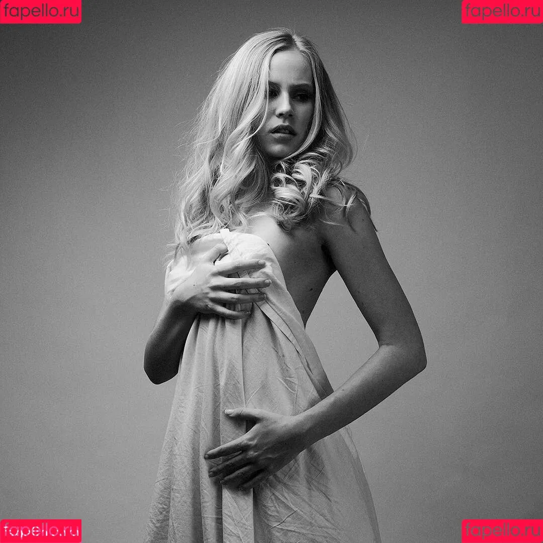 Danika Yarosh Onlyfans Photo Gallery 