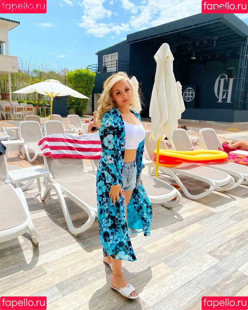 Tina Dehban Onlyfans Photo Gallery 