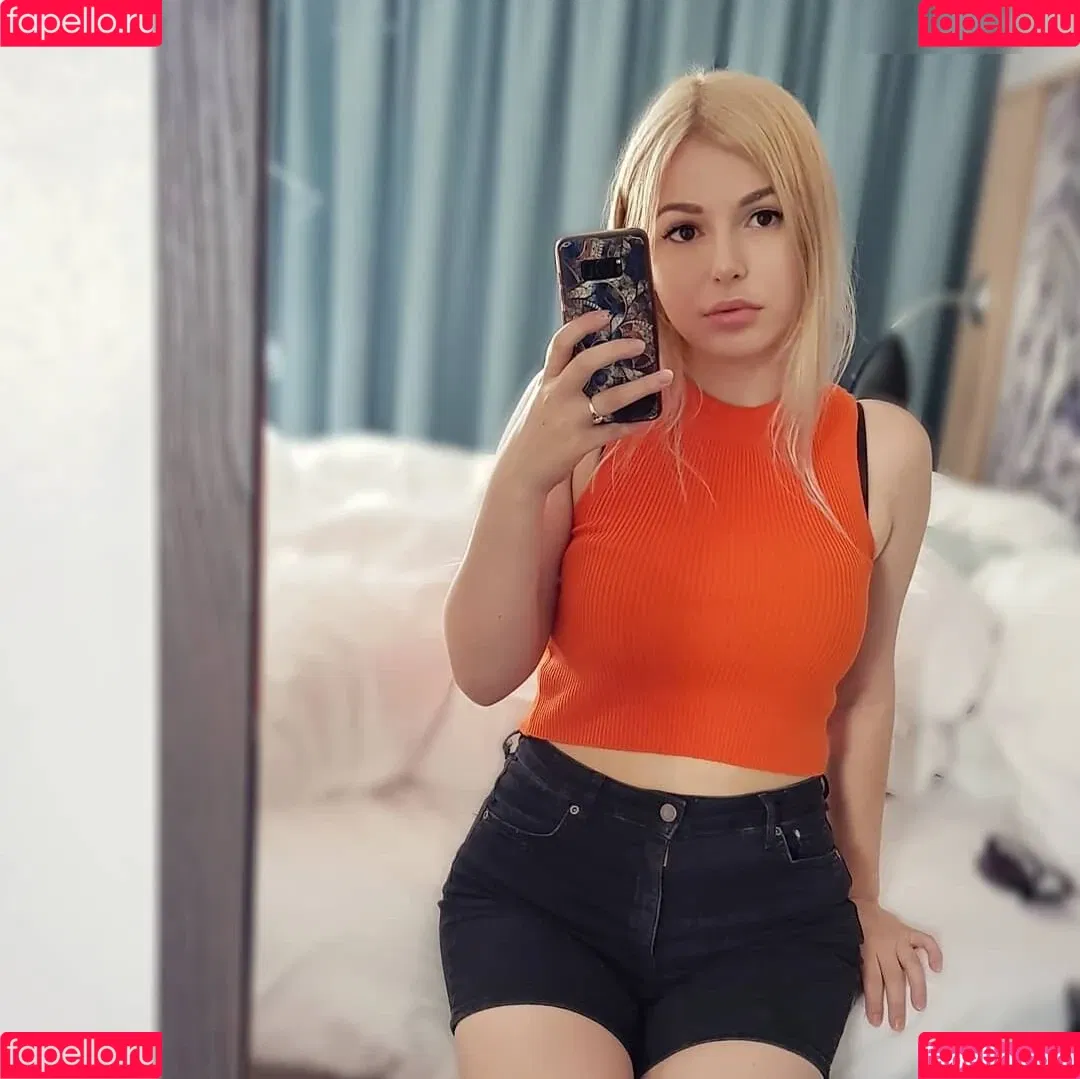 DonaSpock Onlyfans Photo Gallery 