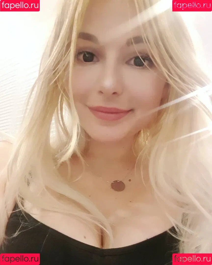 DonaSpock Onlyfans Photo Gallery 