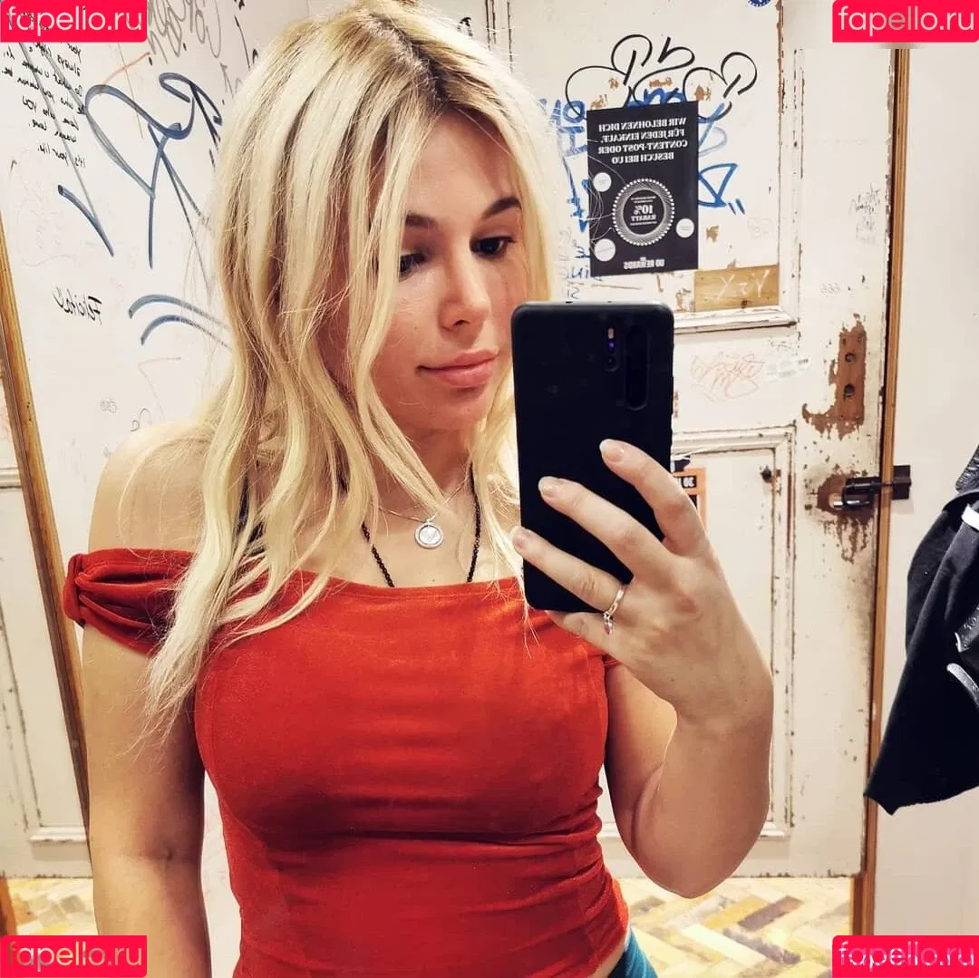 DonaSpock Onlyfans Photo Gallery 