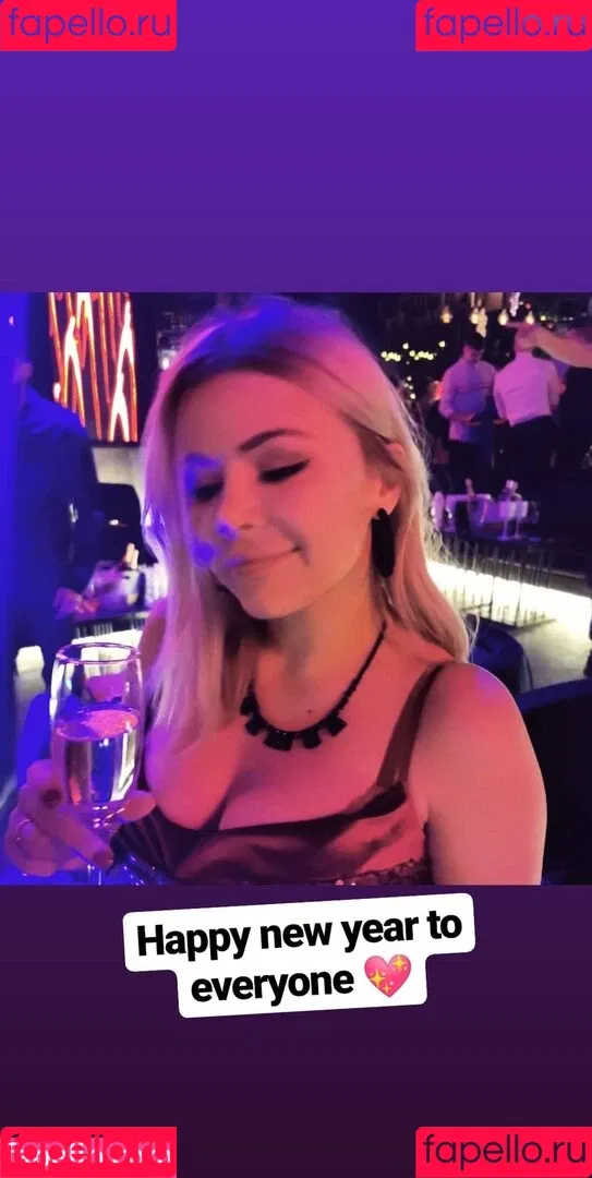 DonaSpock Onlyfans Photo Gallery 