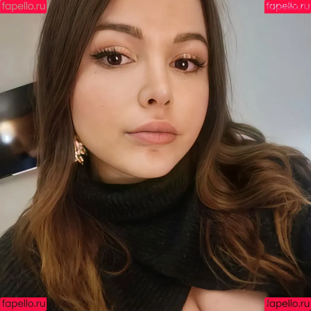 DonaSpock Onlyfans Photo Gallery 