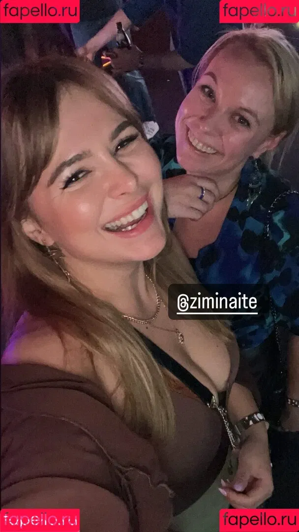 DonaSpock Onlyfans Photo Gallery 