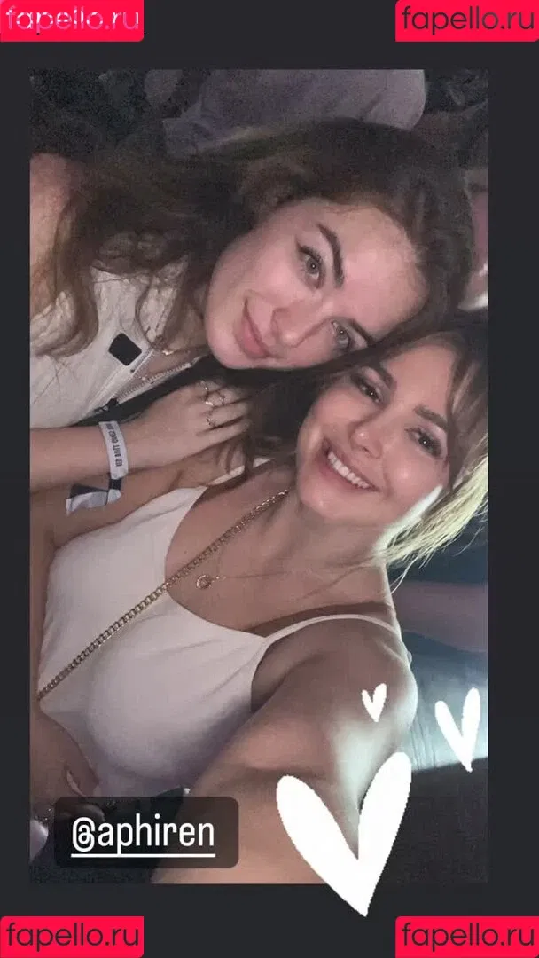 DonaSpock Onlyfans Photo Gallery 