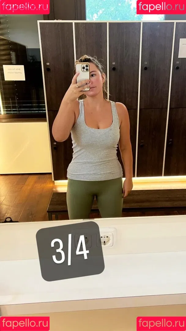 DonaSpock Onlyfans Photo Gallery 