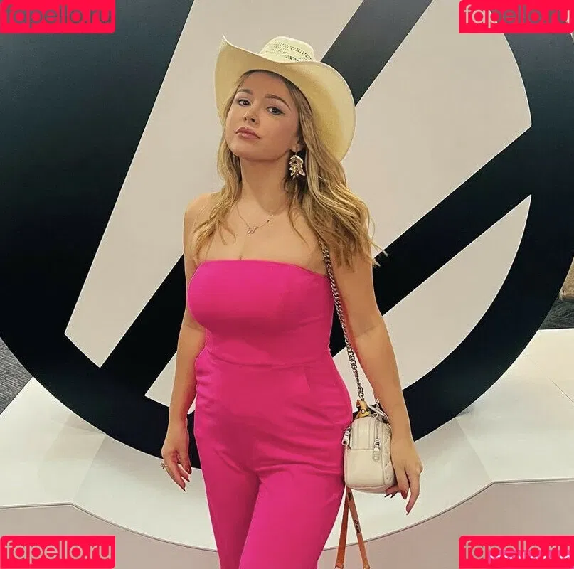 DonaSpock Onlyfans Photo Gallery 