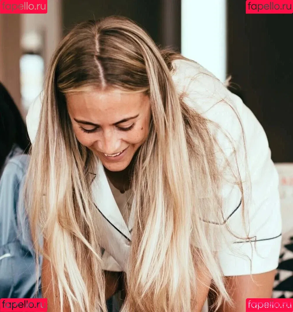 Janni Deler Onlyfans Photo Gallery 