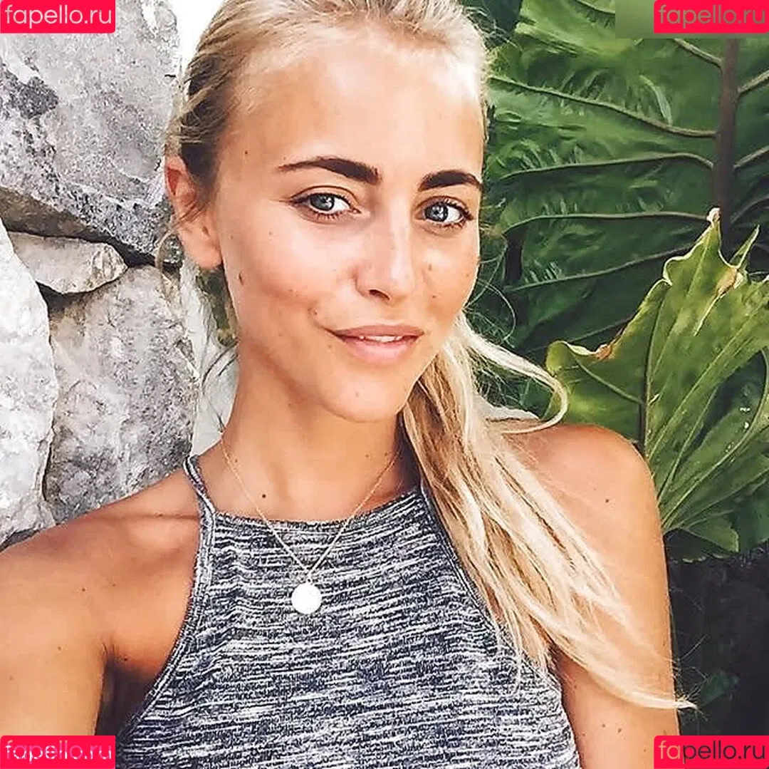 Janni Deler Onlyfans Photo Gallery 