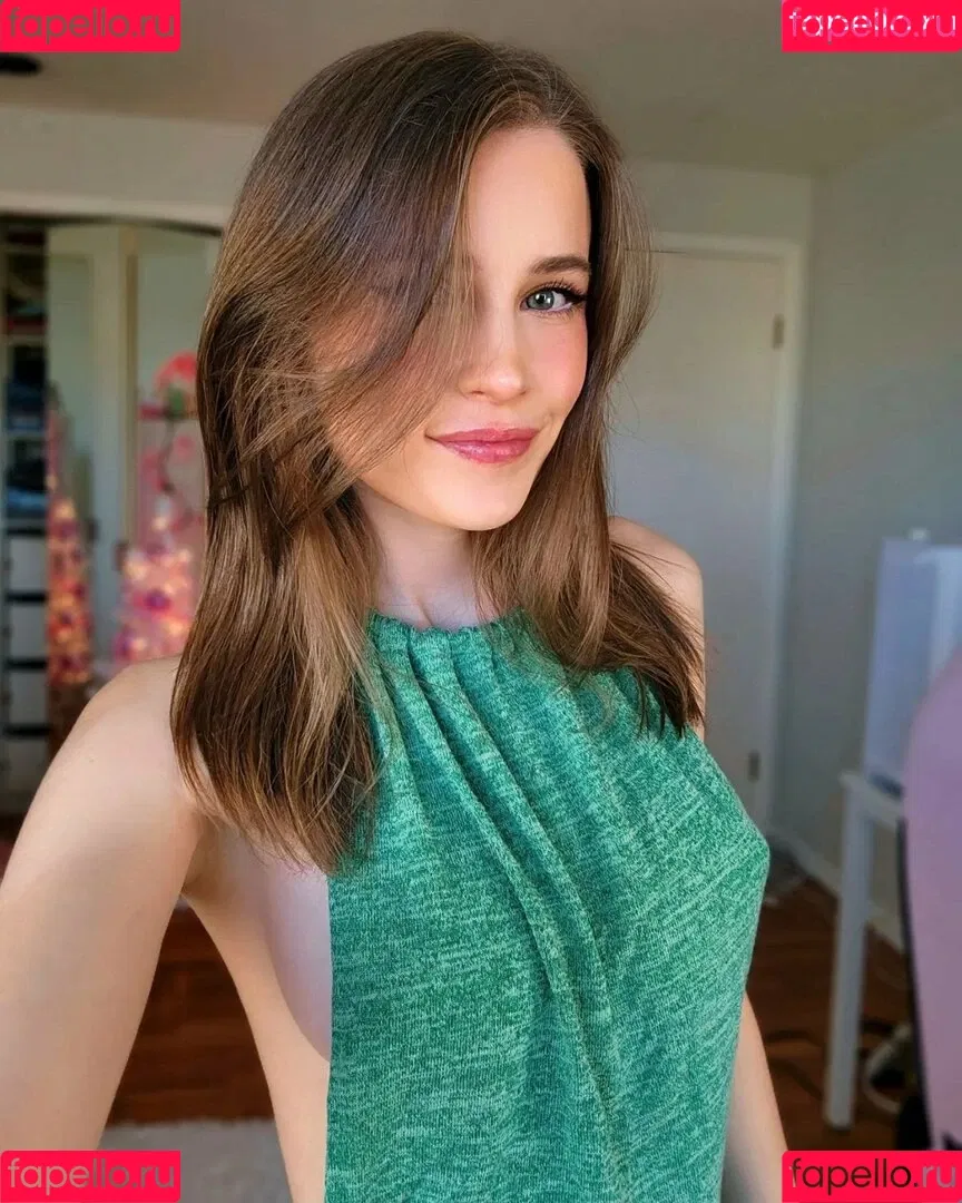 emmabarbyy Onlyfans Photo Gallery 