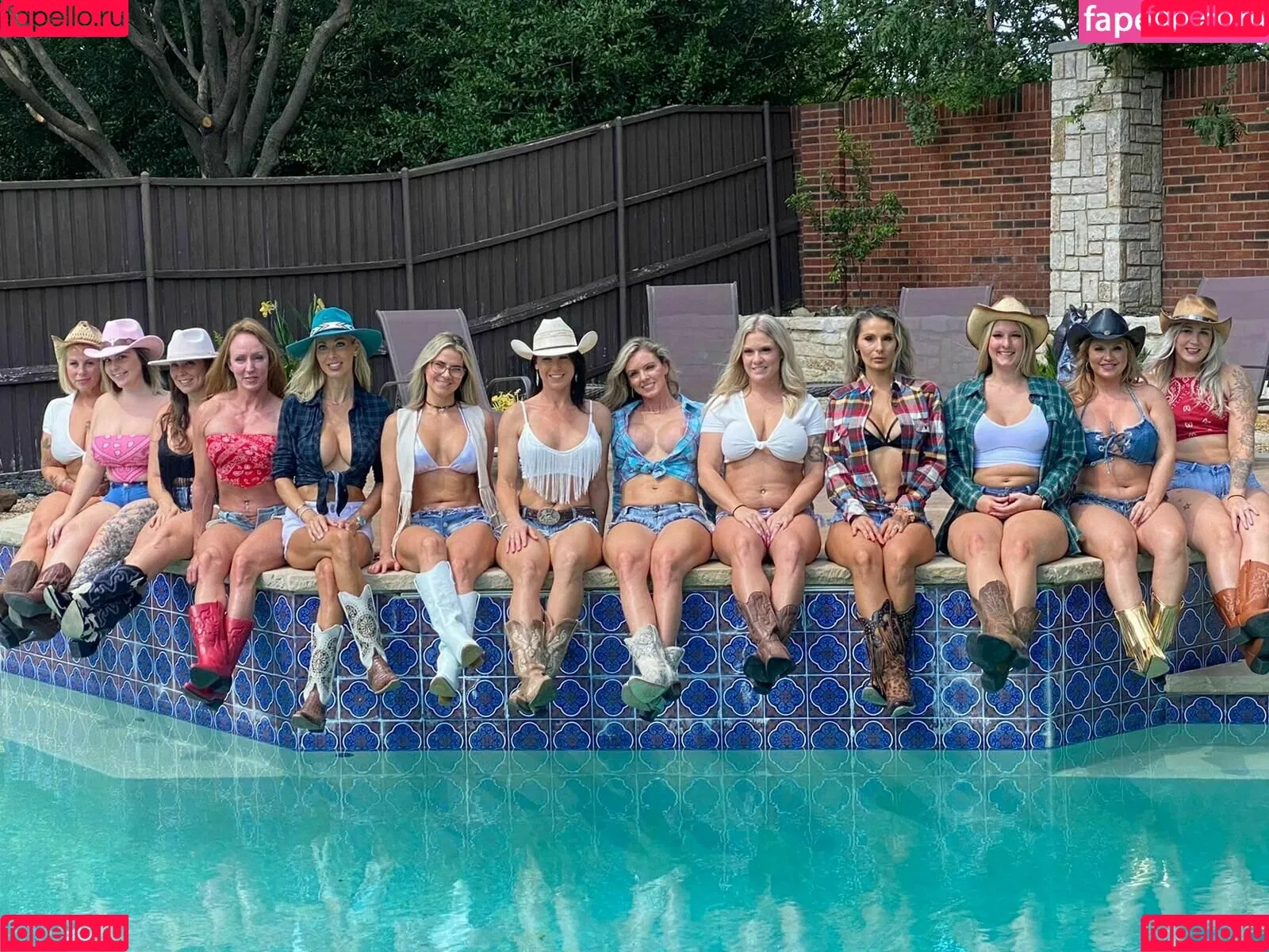 thehotwifetour Onlyfans Photo Gallery 