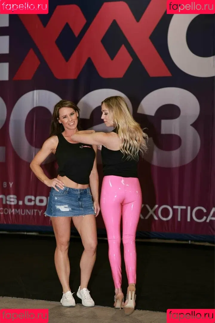 thehotwifetour Onlyfans Photo Gallery 