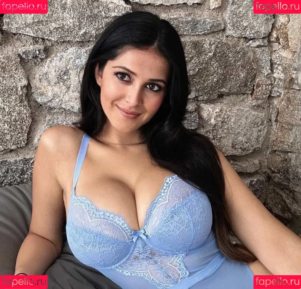 Damini Arora Onlyfans Photo Gallery 